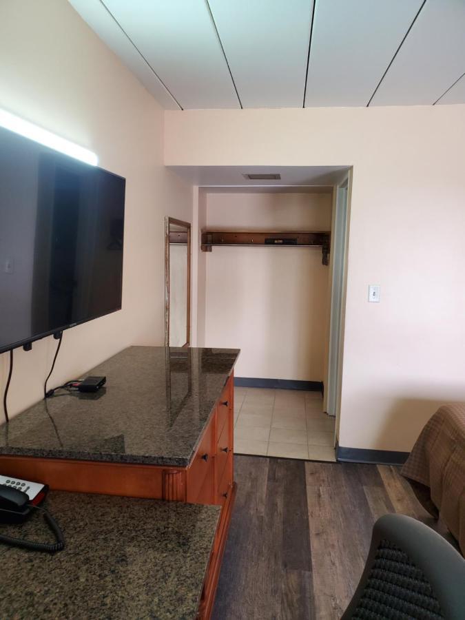 Budget Inn Of Μπέι Σίτι Εξωτερικό φωτογραφία